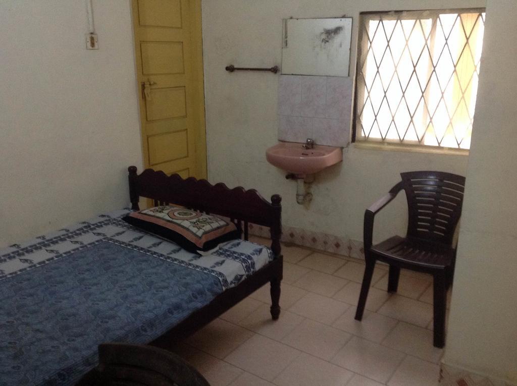 St. Antonys Lodge Kochi Zimmer foto